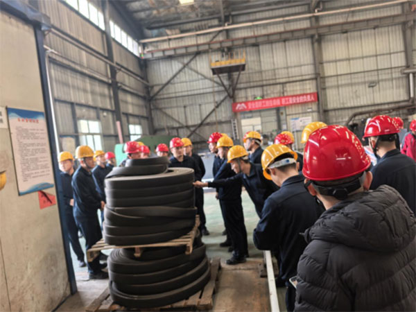 鋼模臺(tái)車參觀交流